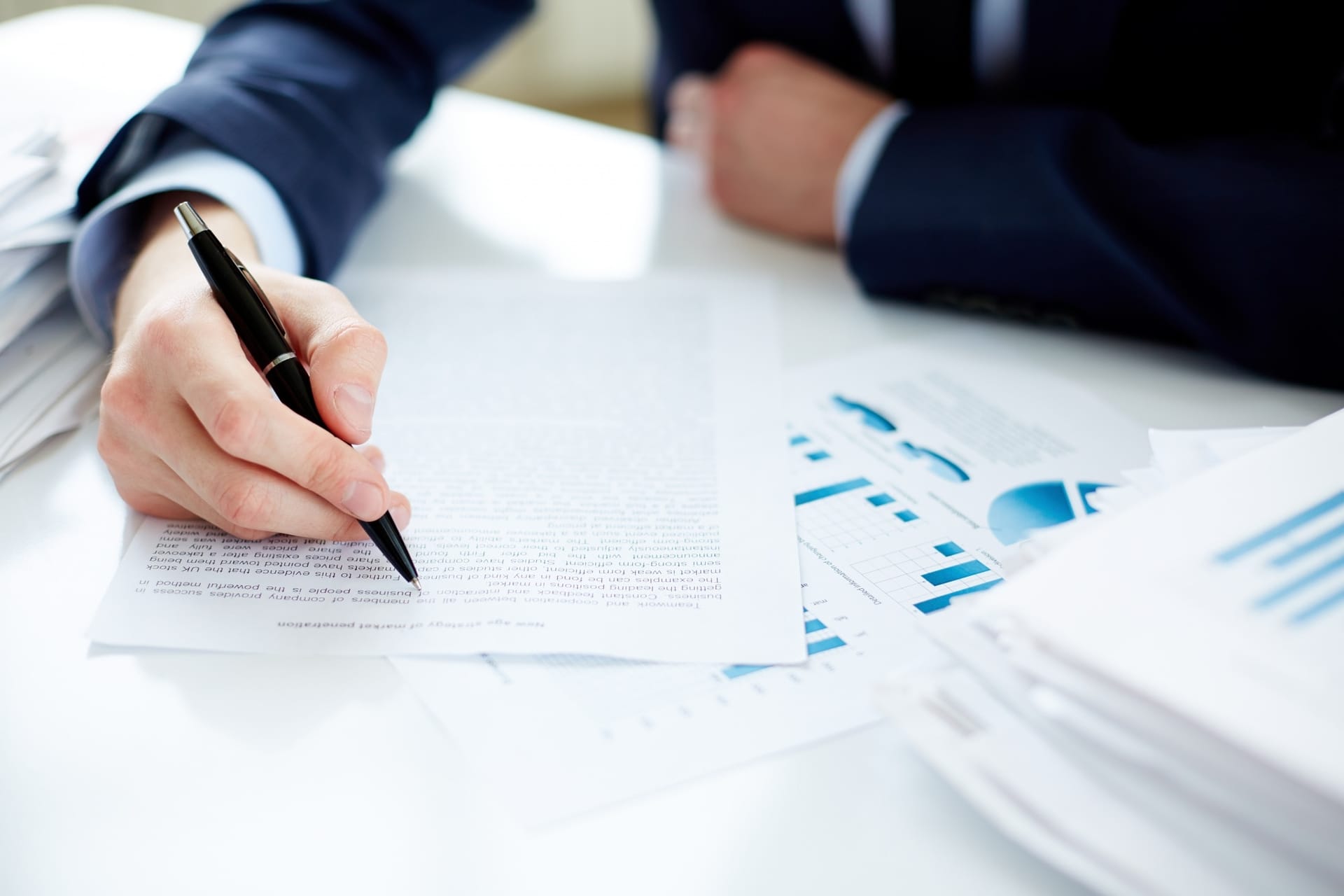 Two approaches to accounting side by side